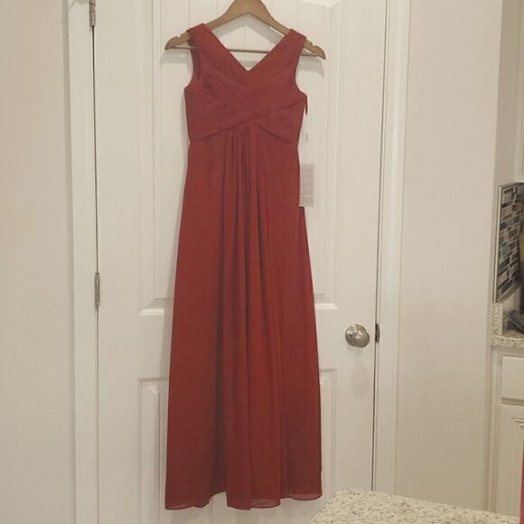 Jjs house, Nwt, long formal gown, size 10 junior - Picture 1 of 6